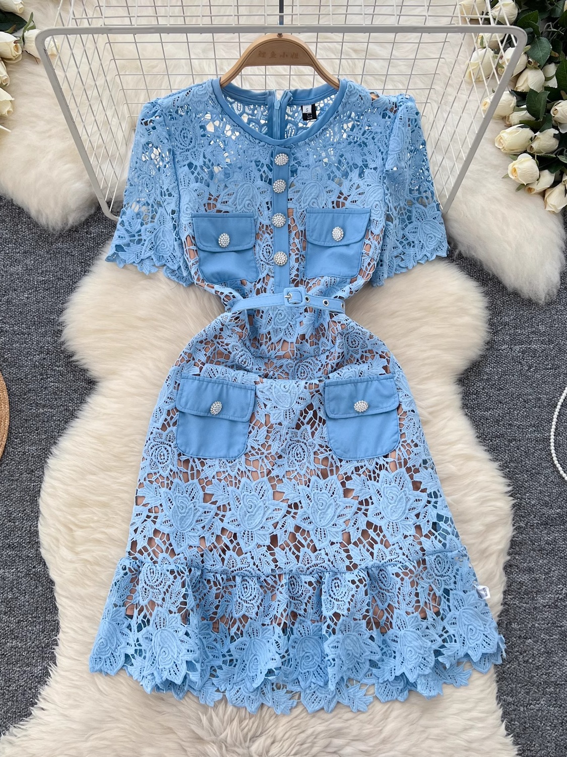 Light luxury socialite style high-end short sleeved dress, women's summer hollow embroidery design, unique and niche temperament, mid length skirt