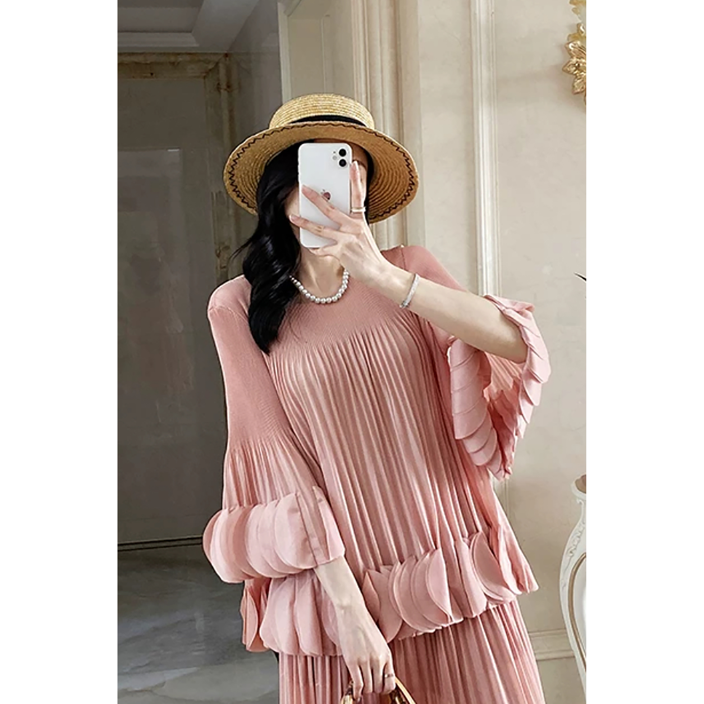 Miyake design with ruffled edges, loose pleated top, temperament for commuting, 9-inch sleeves, western-style T-shirt for women, new Korean version