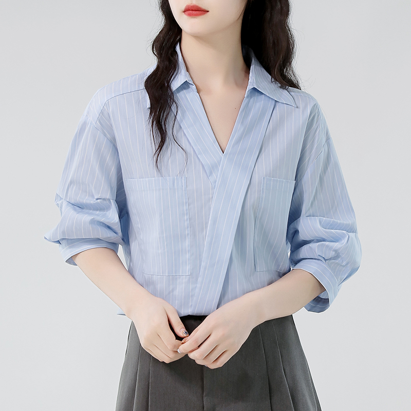Striped aesthetic temperament commuting V-neck striped short sleeved shirt, professional high-end sense loose fitting shirt