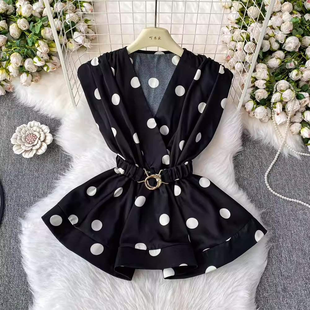 French polka dot V-neck sleeveless vest for women in the summer of 2025, featuring a pleated waist and slimming effect, with a fluffy ruffle edge top