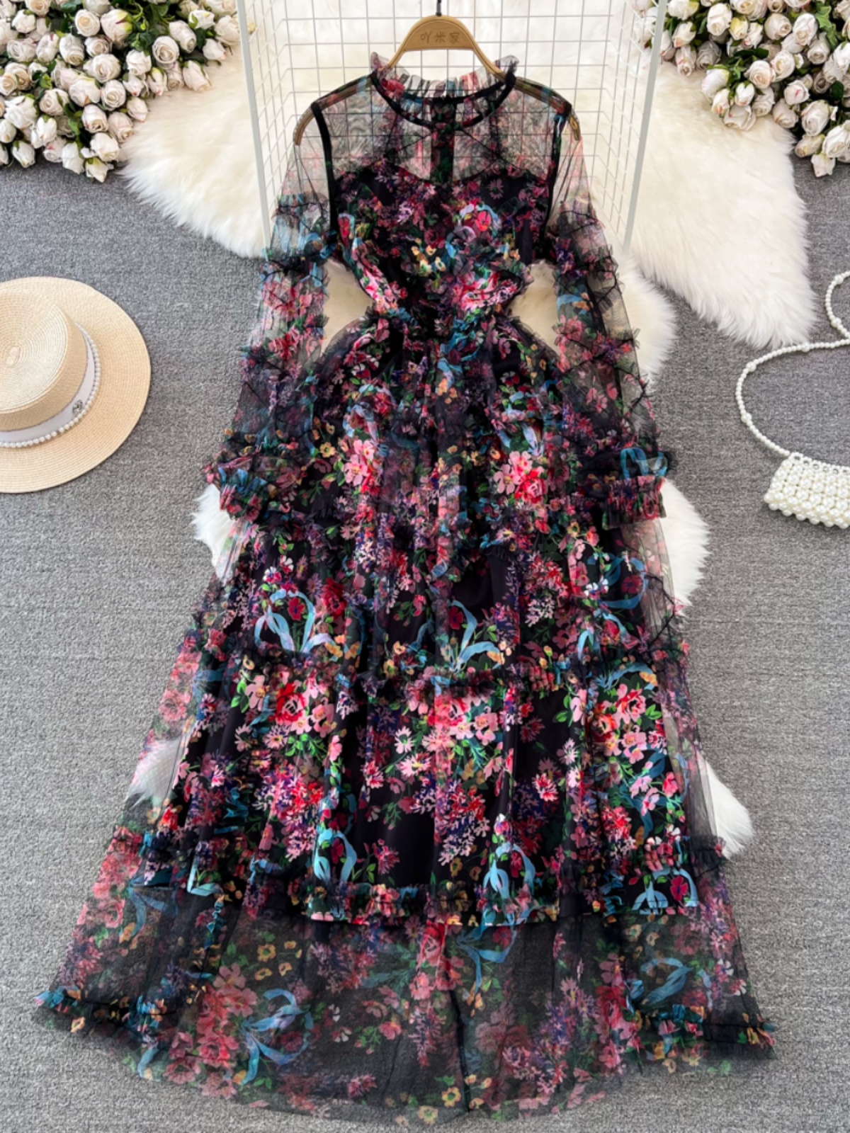 High end feeling, light luxury temperament, long sleeved round neck, waist cinching, slimming effect, A-line mesh dress, elegant dress, big swing long dress