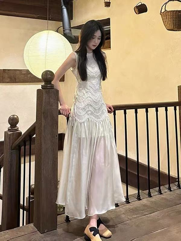 Seaside vacation style, waist cinched mesh skirt for women, 2025 summer French temperament, high-end feeling, super beautiful sleeveless vest skirt