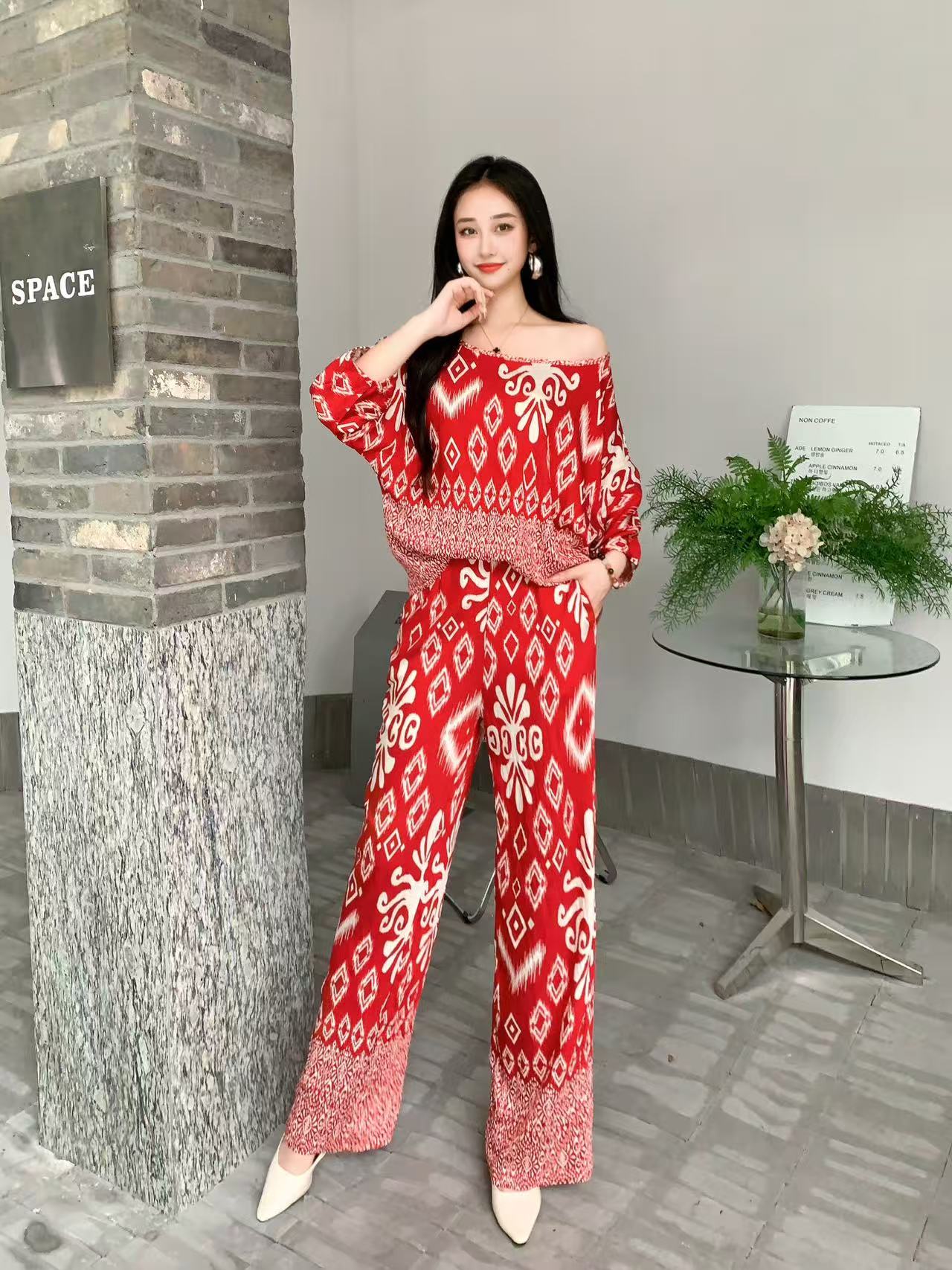 Fashion color suit