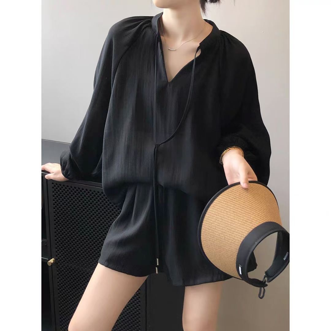 Sunscreen casual set, women's summer high-end fashion, lively and age reducing shirt, sports wide leg shorts two-piece set
