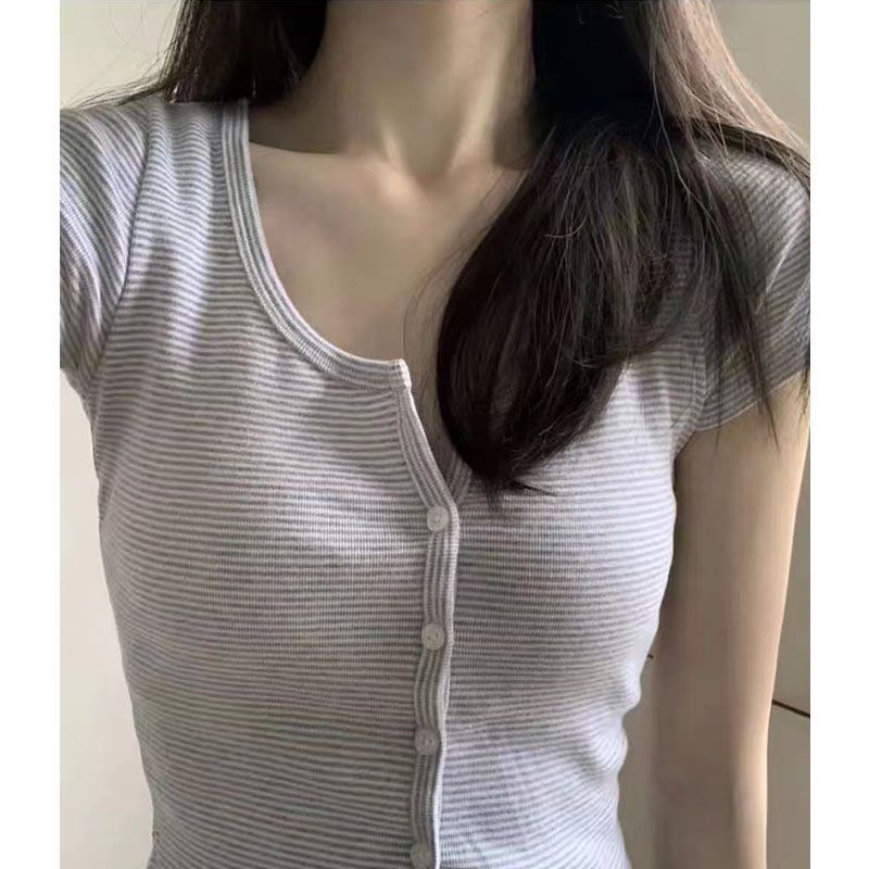 BrandyMelville American retro slim fit single breasted elastic BM short sleeved T-shirt women's short cut crop top