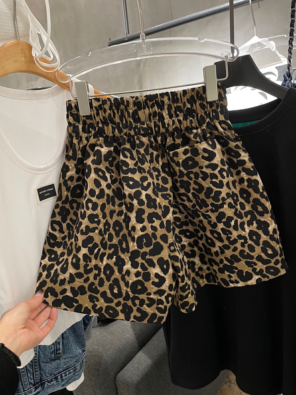 Extra Large 100-150KG Fat M Summer New Style Personalized Fashion Elastic High Waist Leopard Pattern Shorts Show Thin Casual Pants for Women