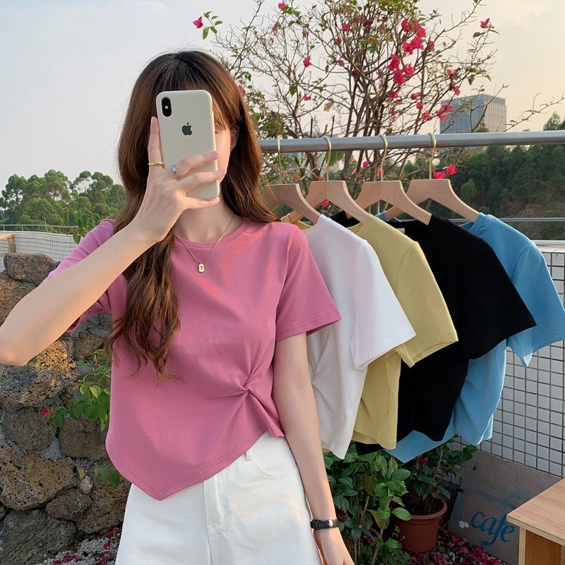 Irregular short sleeved t-shirt for women, 2025 new summer collection with a sense of scheming design. Short top with exposed waist for women's wear