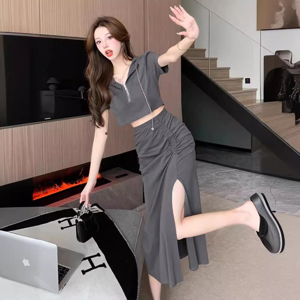 Sweet and spicy girl set, women's summer hooded short sleeved T-shirt short top+split half skirt fashionable temperament two-piece set