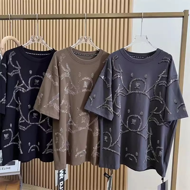 Oversized size 100-150KG chubby mm spring/summer heavy industry hot stamping diamond full body teddy bear design, age reducing loose short sleeved T-shirt for women