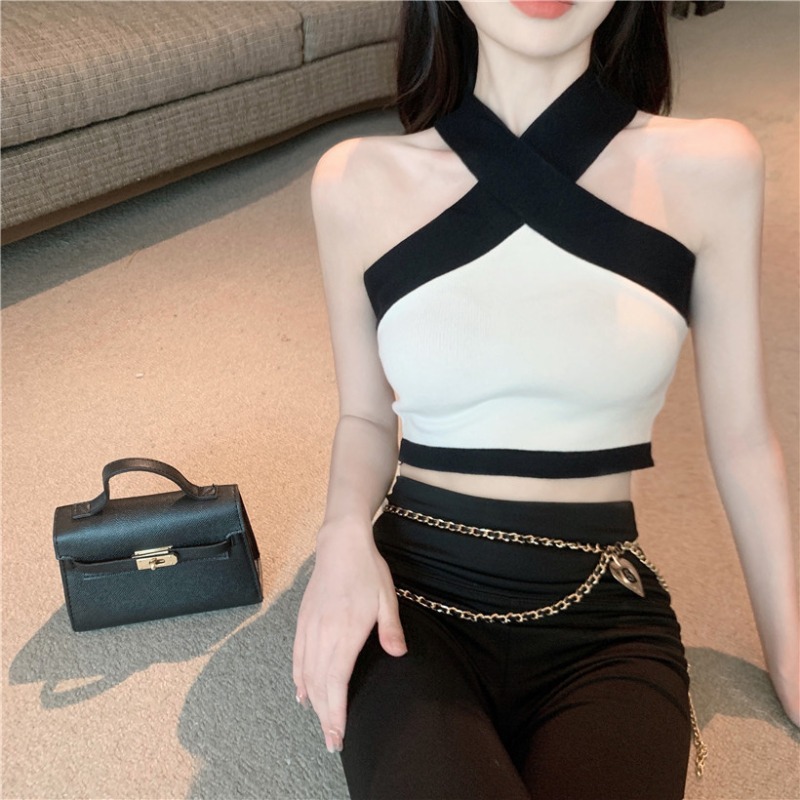 Pure desire, unique, sweet and spicy girl, sexy short style, hanging neck vest, women's outerwear, contrasting color, exposed navel, sleeveless top, women's ins trend
