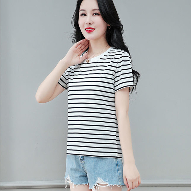 Summer new casual top, high-end mom outfit, striped short sleeved T-shirt, middle-aged women's western-style anti-aging base shirt