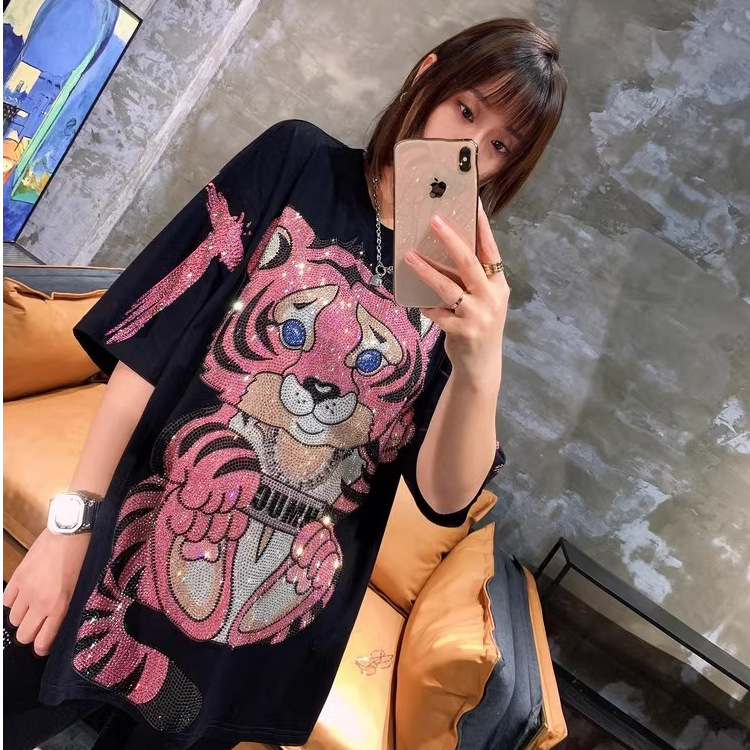 Oversized size 100-150KG women's heavy-duty hot stamping small tiger letter short sleeved T-shirt black slimming printed top trendy