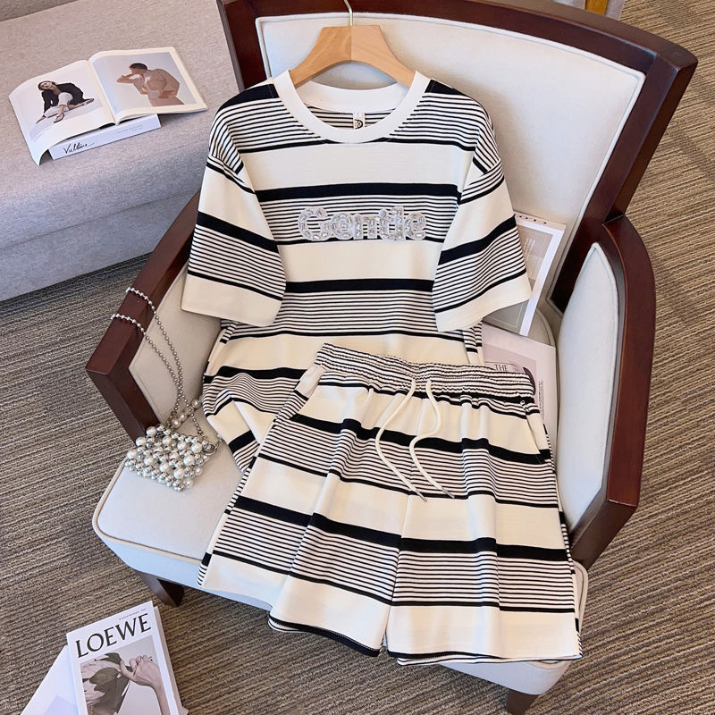 Large size women's summer short sleeved+shorts two-piece set, women's casual sports set, summer outfit, a complete set of fashionable women's clothing