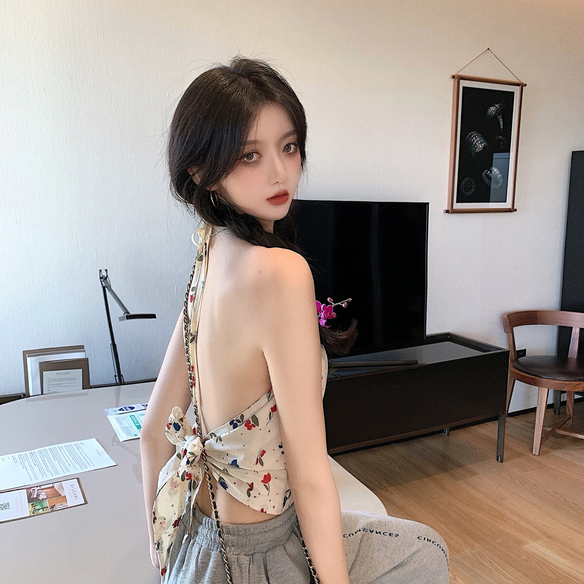 Small flower drawstring hanging neck butterfly strap suspender summer 2025 new knotted lace up outer vest spicy girl strapless