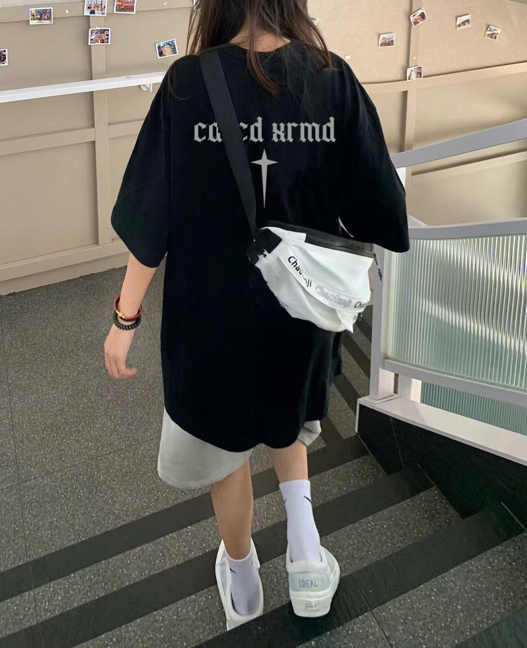 2023 new black retro round neck short sleeved t-shirt for female students, versatile mid to long style, half sleeved top for outerwear, ins trend