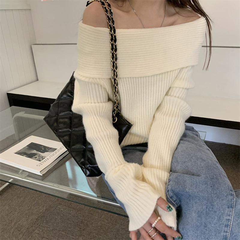 Sexy white one neck sweater as a base, paired with a feminine collarbone off the shoulder knit sweater, tailored to make you look slimmer when worn externally