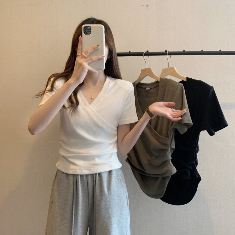 Cross V-neck short sleeved T-shirt for women in the summer of 2025, with a slim and slimming design. Short student slim fit top trendy