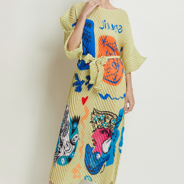 European and American niche high-end dress with women's design sense, tied waist, bat sleeves, pleated printing, irregular dress skirt