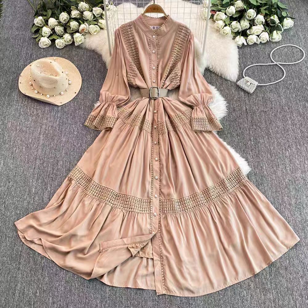 Elegant dress with socialite style, women's spring and autumn French retro standing collar, lace patchwork receiving waist, single breasted large swing long skirt