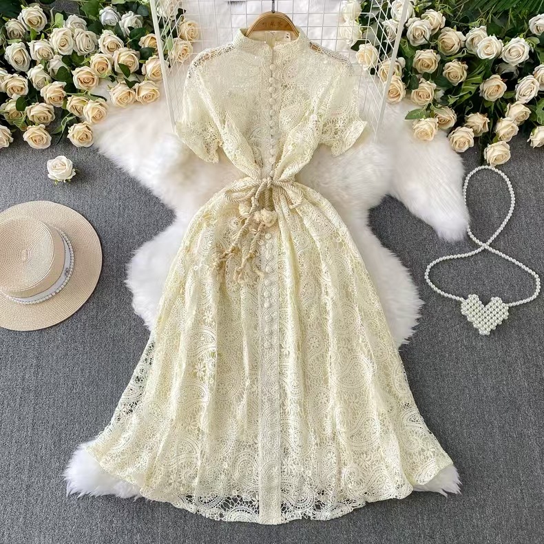 French court style retro single breasted stand up collar dress with a high-end feel, lace waist cinching and slimming mid length dress