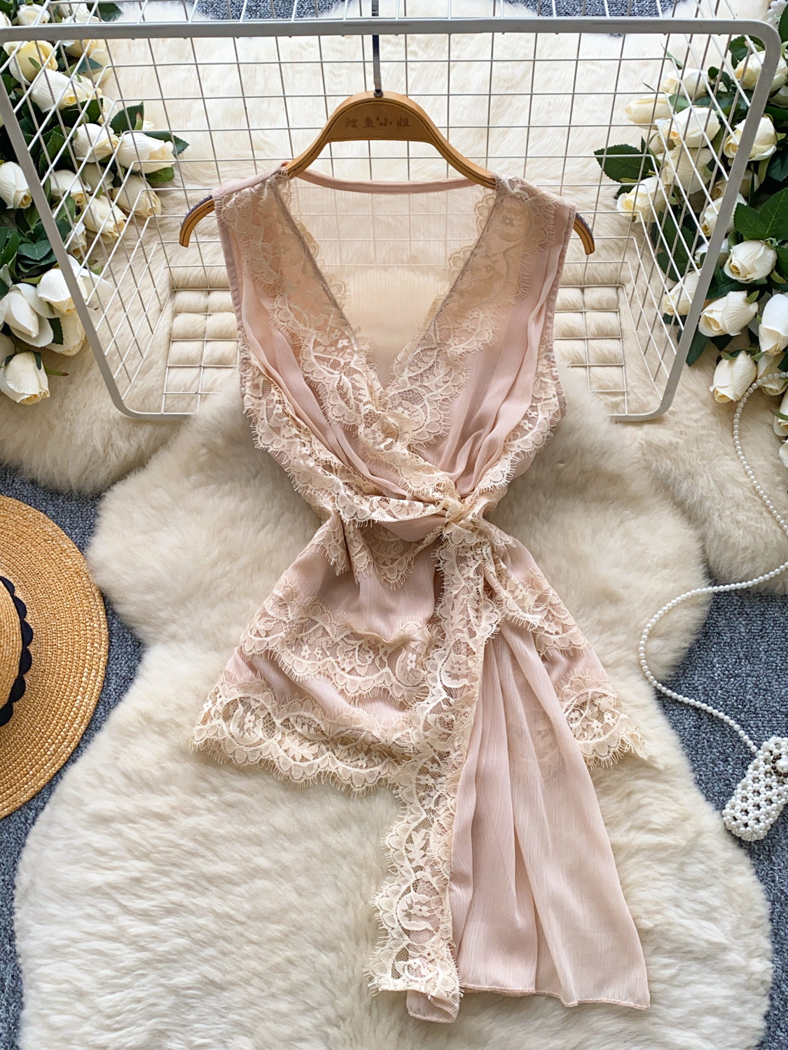 Light luxury French style sleeveless cross neck women's summer lace mesh thin design, exquisite and chic top trend
