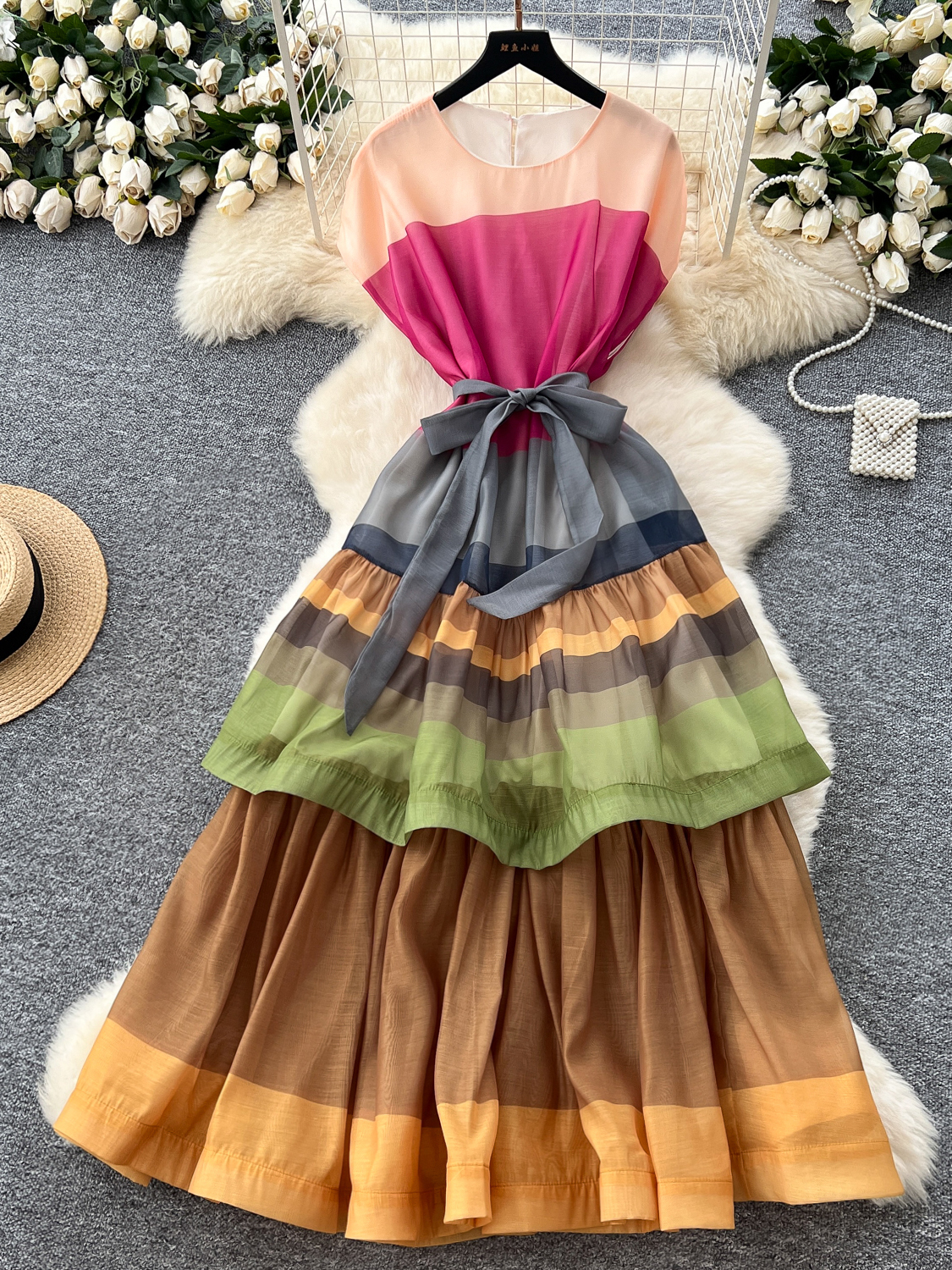 2025 Summer Dress Women's French Elegant Dress Women's Haute Couture Strap Waist Contrast Color Ruffle Large Swing Long Skirt