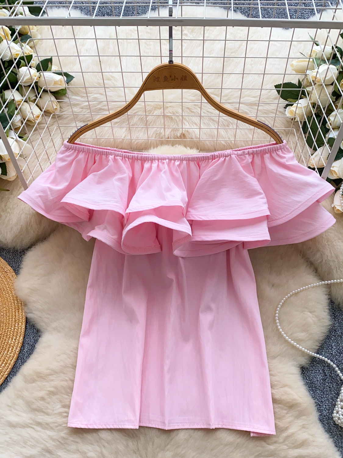One shoulder lotus leaf edge patchwork shirt for women in the gentle summer style of 2025, versatile and unique, sweet off shoulder top