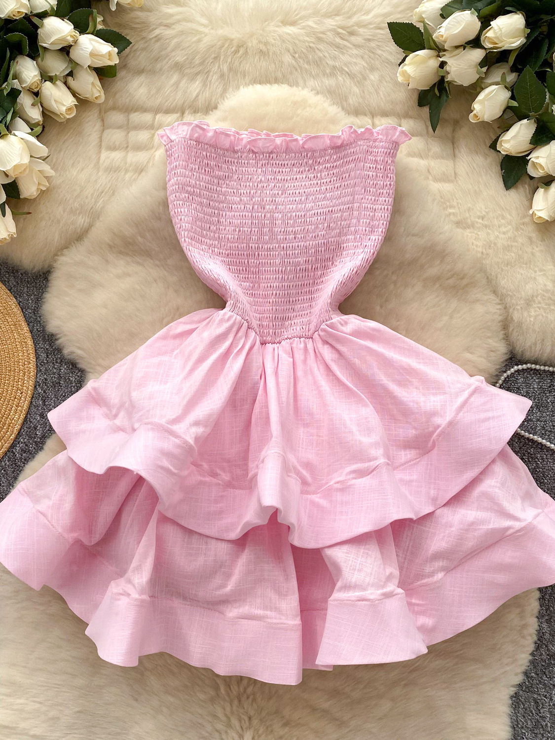 Pure desire spicy girl sleeveless strapless dress summer dress 2025 new French waist cinching temperament ruffled fluffy dress