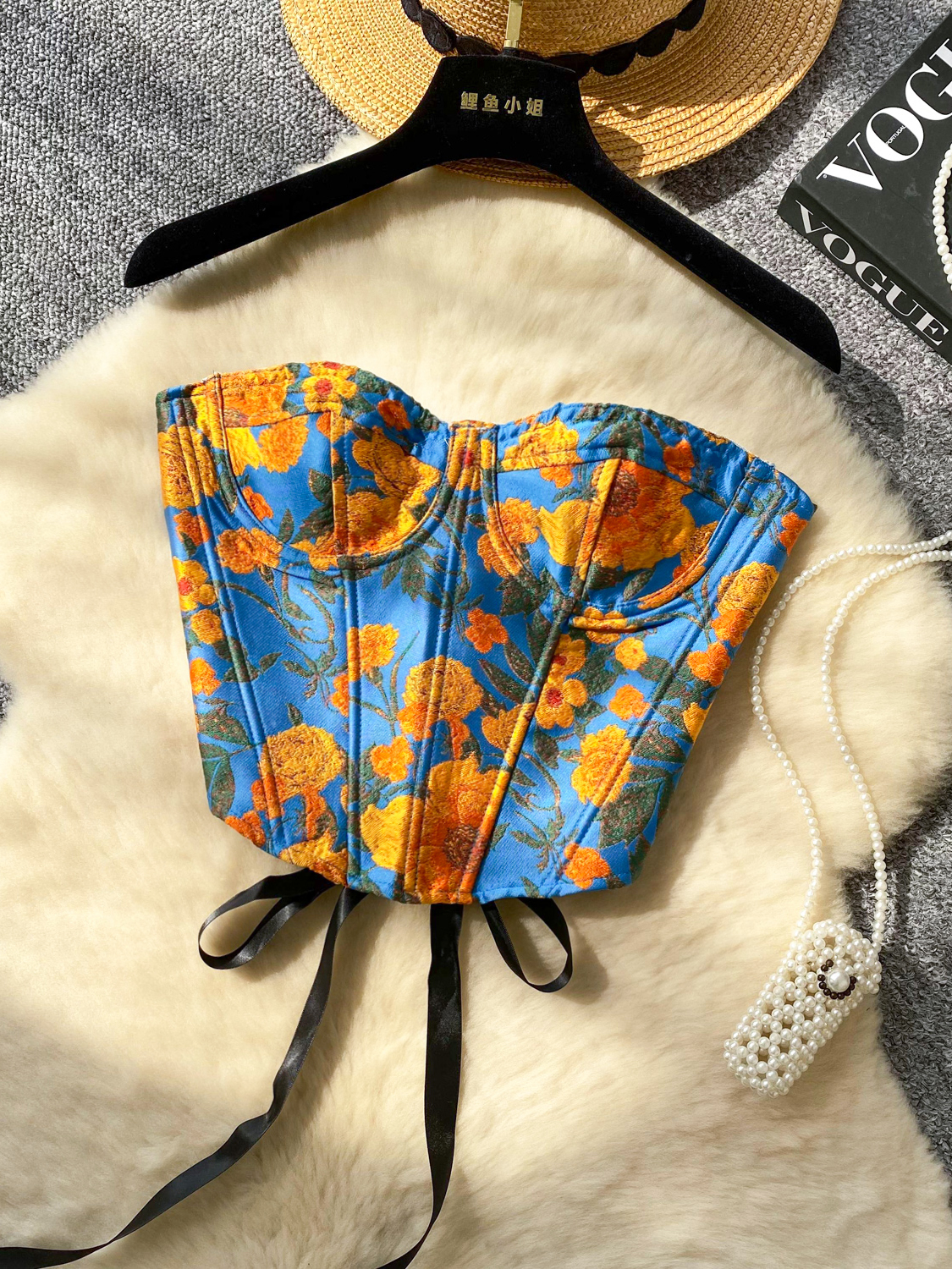 Palace retro vest women's summer wear 2025 new European and American niche strap waist cinched sleeveless strapless jacquard top