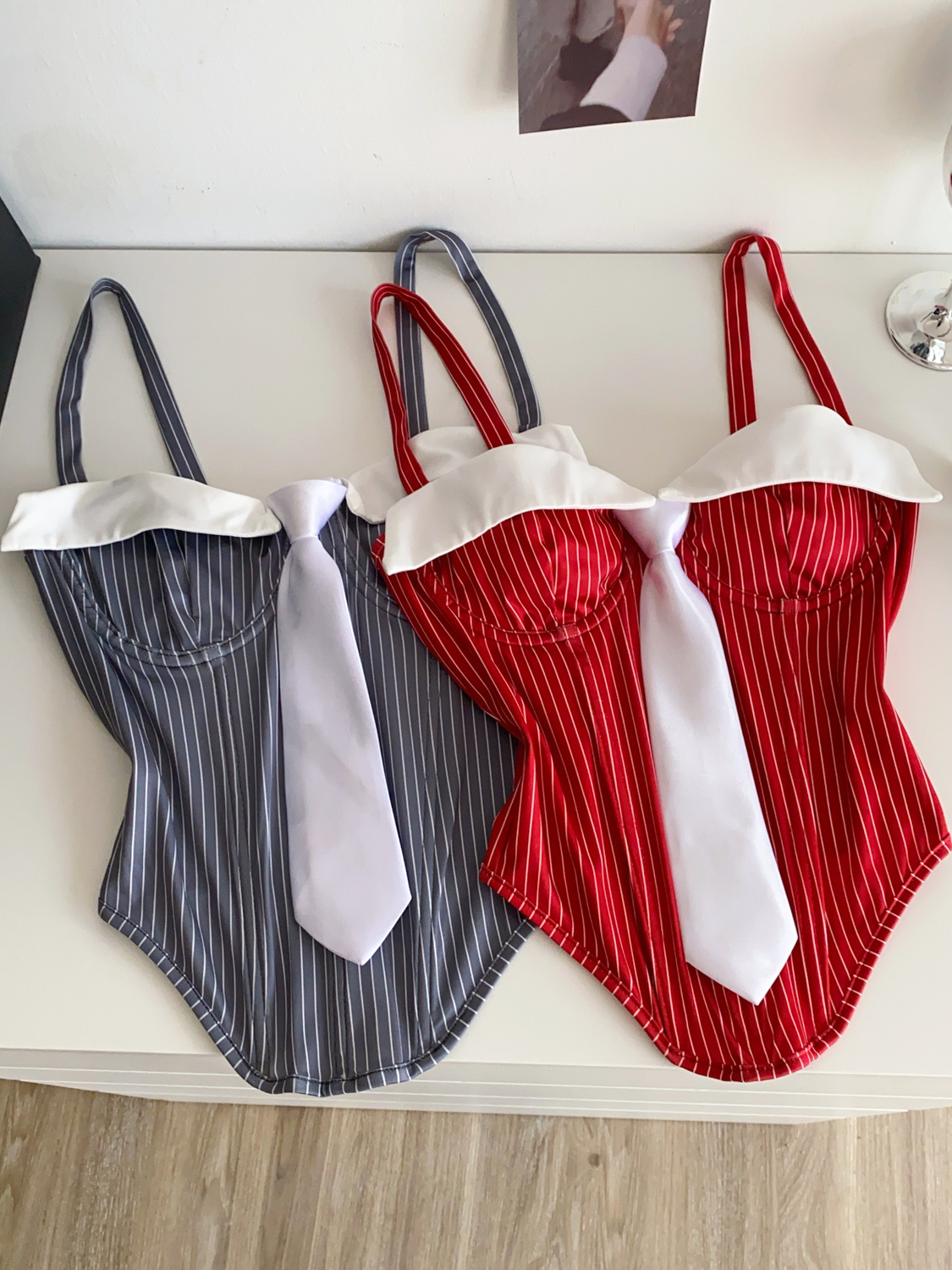 European and American striped camisole, strapless vest, women's summer tie, U-shaped hem, slim fit, slim figure, spicy girl top