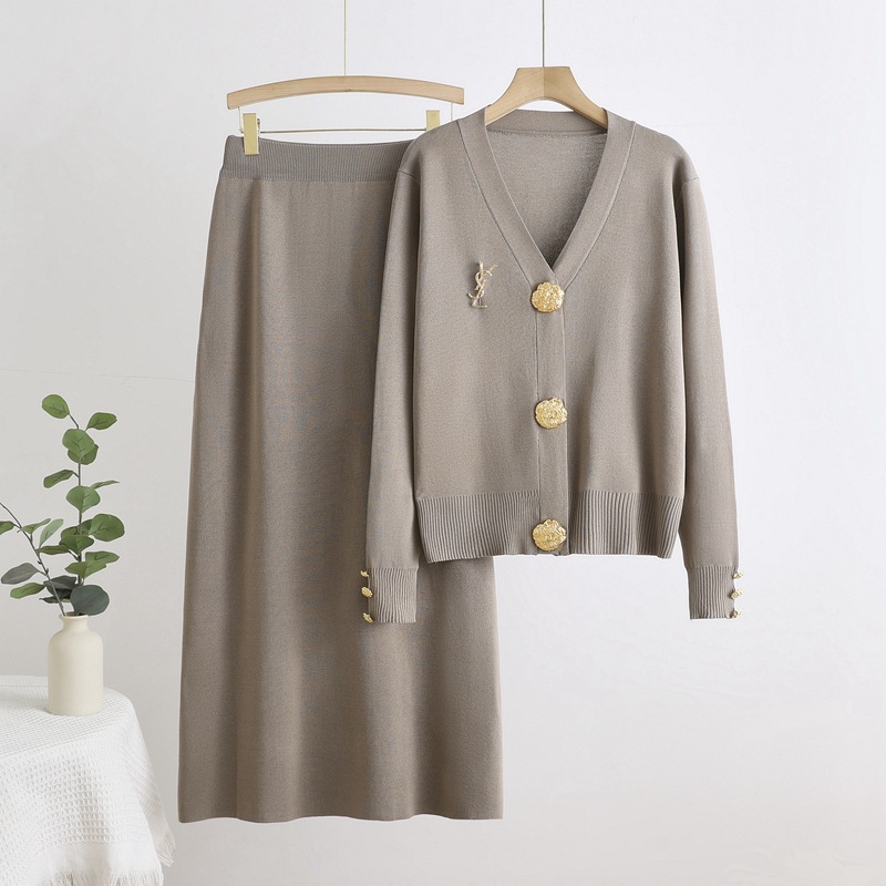 Cross border 2025 Xiaoxiangfeng Knitted Jacket New Celebrity Solid Color Cardigan+High Waist Half Skirt Two Piece Set