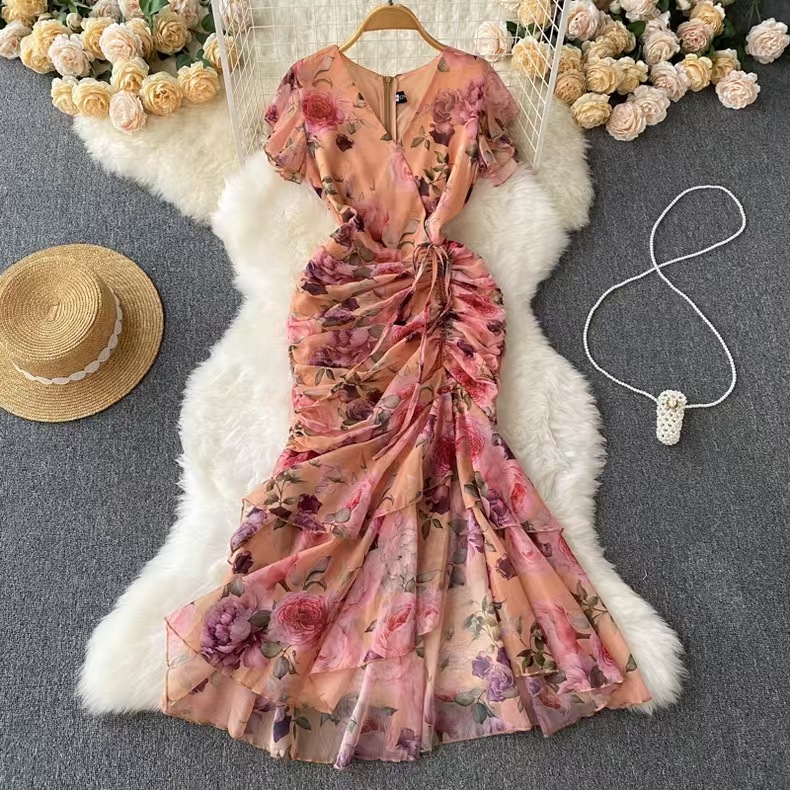 French retro niche design drawstring print V-neck dress for summer women, waist bag, buttocks, fish tail skirt trendy