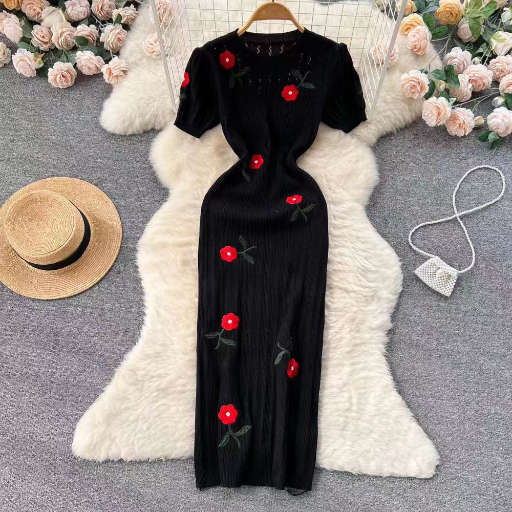 Unique Embroidered Rose Knitted Dress, Gentle and Elegant, with a Lady's Temperament and a High level of Elegance, with a cinched waist and slimming effect, suitable for children