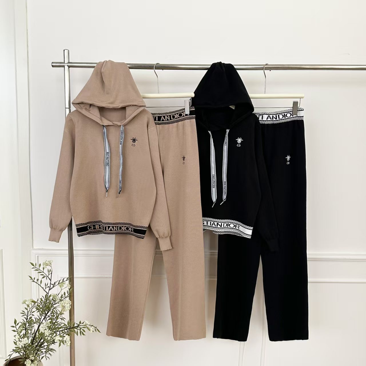 Cross border 2025 Spring and Autumn New Casual Hooded Knitted Top, Wide Leg Pants, Two Piece Set, Fashionable and Sporty Style