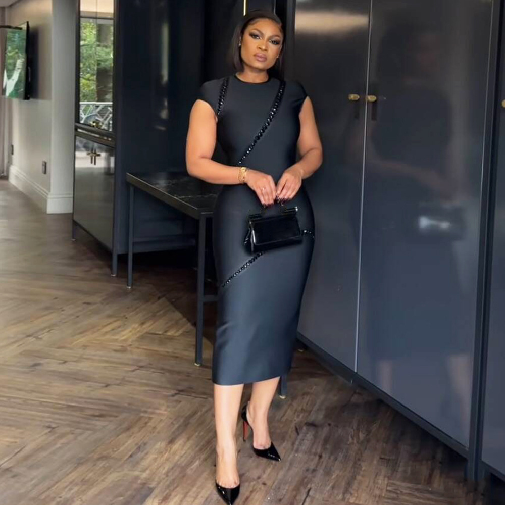 New popular foreign trade item with patchwork button decoration, slim fit elastic pencil skirt, professional temperament, European and American dress