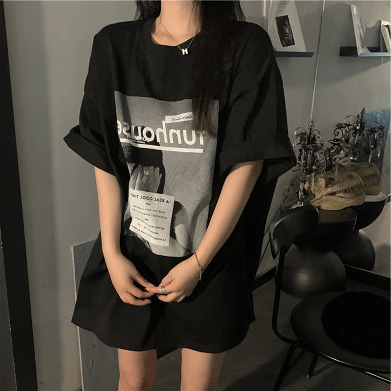 Short sleeved T-shirt with women's print 2025 new summer European edition, stylish and loose design, mid to long length top trendy