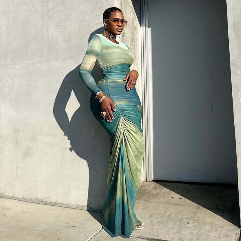 European and American style foreign trade commuting women's printed pleated waistband slimming bag hip skirt round neck long sleeved design dress trendy