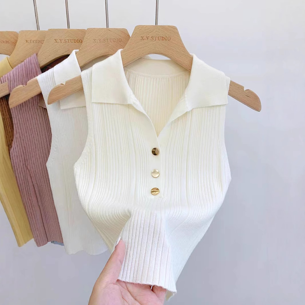 Xiaoxiangfeng Golden Buckle Polo Neck Knitted Tank Top for Women, Early Autumn French Sleeveless, Unique and Unique Slimming Top, Bottom Shirt