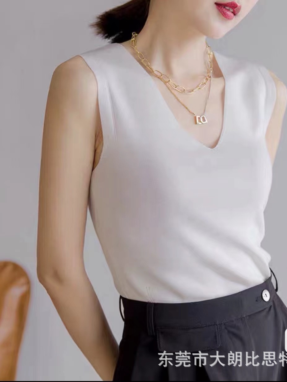 Vest women's summer outer knitted sweater V-neck sleeveless suit with bottom layer, fashionable and stylish ice silk suspender top Vest women's summer outer knitted sweater V-neck sleeveless suit with bottom layer, fashionable and stylish ice silk suspender top