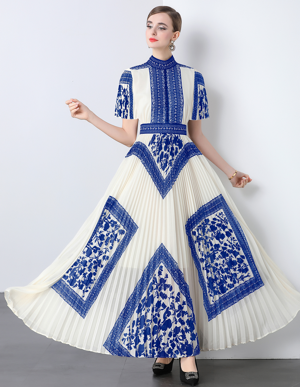 Factory direct sales of Miyake pleated printed dresses Factory direct sales of Miyake pleated printed dresses