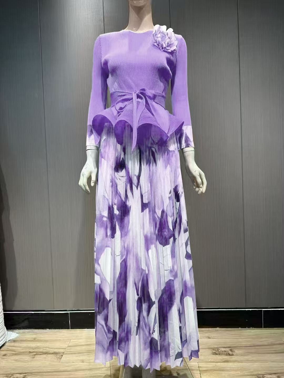 Factory direct sales of Miyake wrinkles in 8 colors to choose from Factory direct sales of Miyake wrinkles in 8 colors to choose from