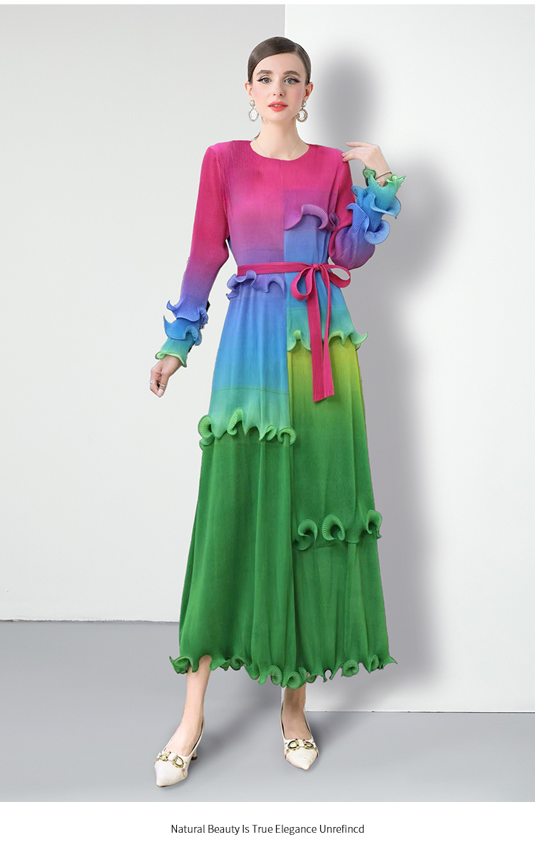 Factory direct sales of Miyake pleated dyed patchwork dresses Factory direct sales of Miyake pleated dyed patchwork dresses