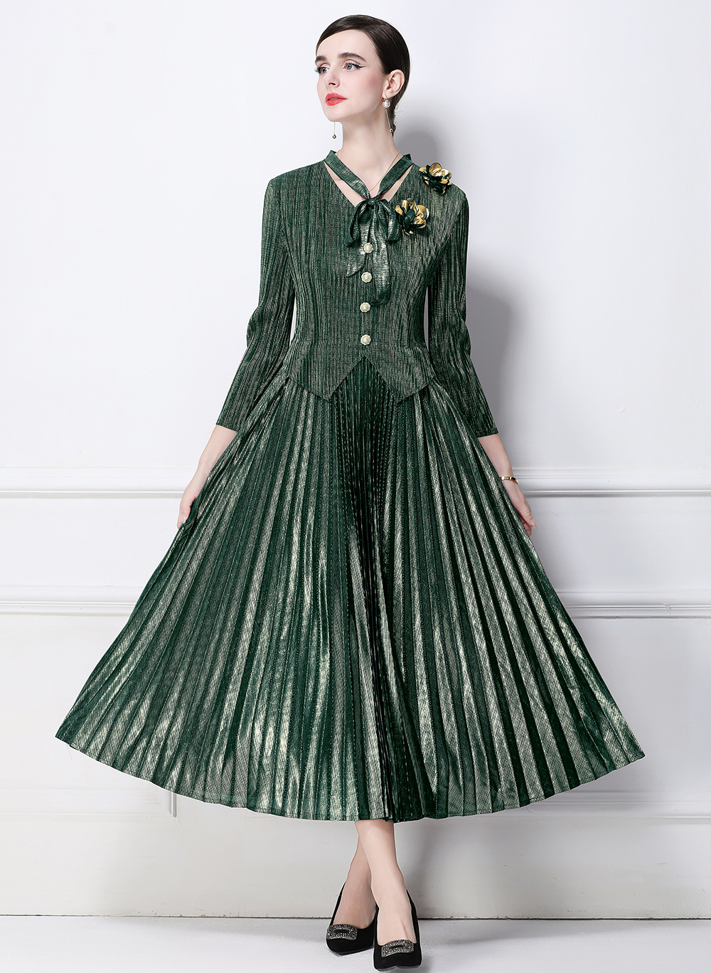 Factory direct sales of Miyake wrinkled gold spray craft dress 9929 Factory direct sales of Miyake wrinkled gold spray craft dress 9929