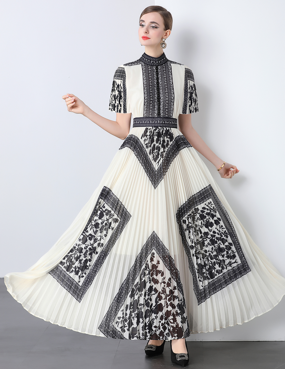 Factory direct sales of Miyake pleated printed dresses Factory direct sales of Miyake pleated printed dresses