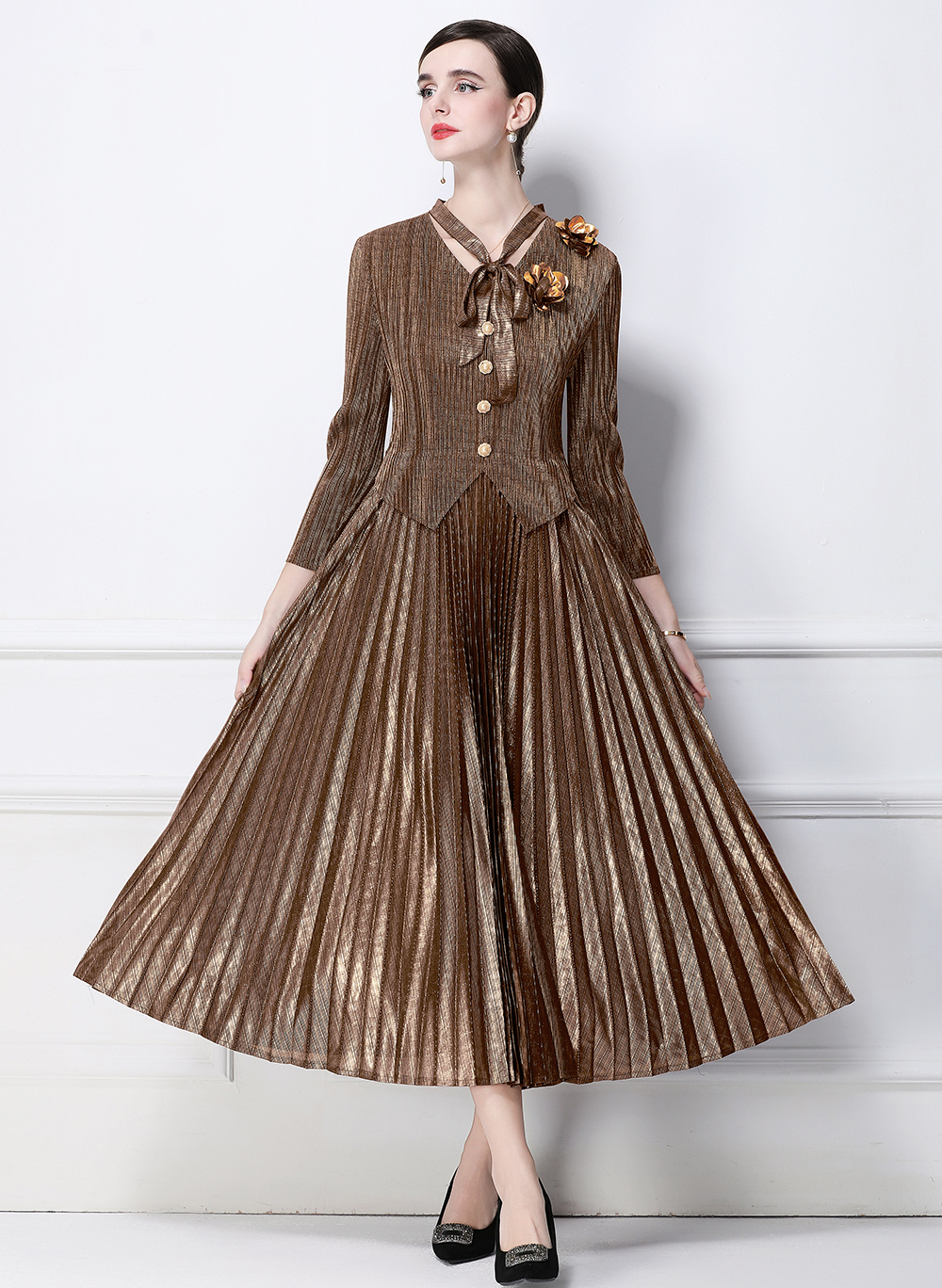 Factory direct sales of Miyake wrinkled gold spray craft dress 9929 Factory direct sales of Miyake wrinkled gold spray craft dress 9929