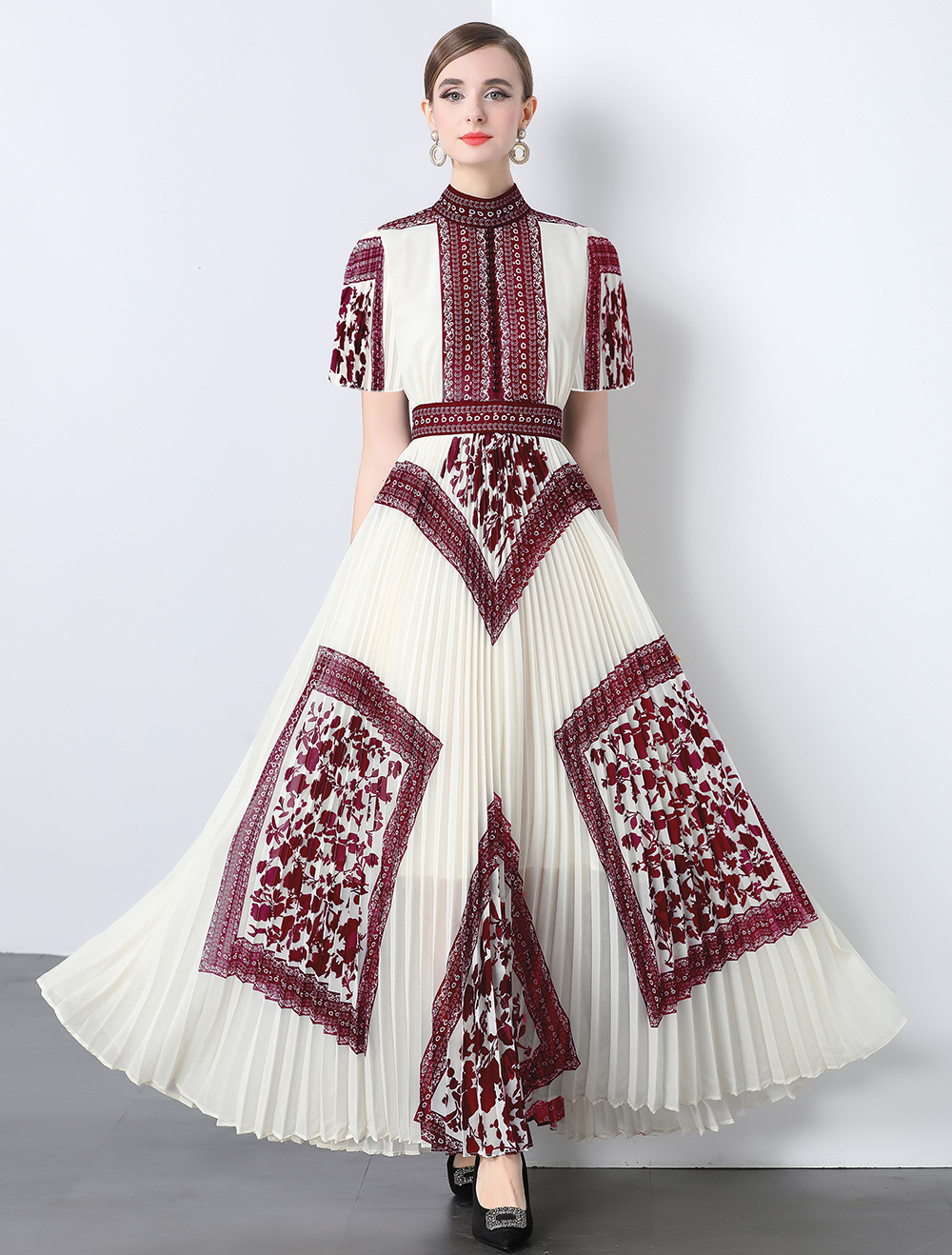 Factory direct sales of Miyake pleated printed dresses Factory direct sales of Miyake pleated printed dresses