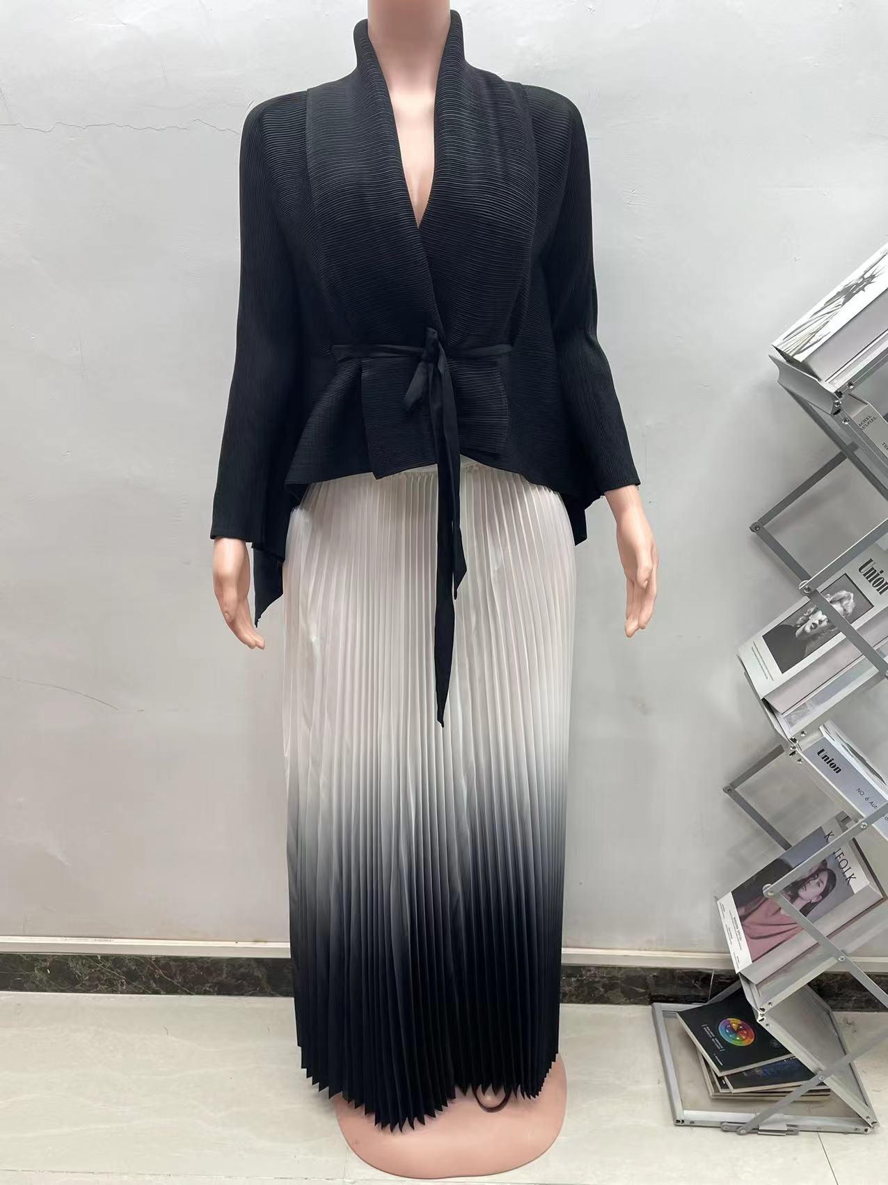 Cross border European, American, and African three bedroom pleated printed top+gradient color 360 degree swing skirt set Cross border European, American, and African three bedroom pleated printed top+gradient color 360 degree swing skirt set