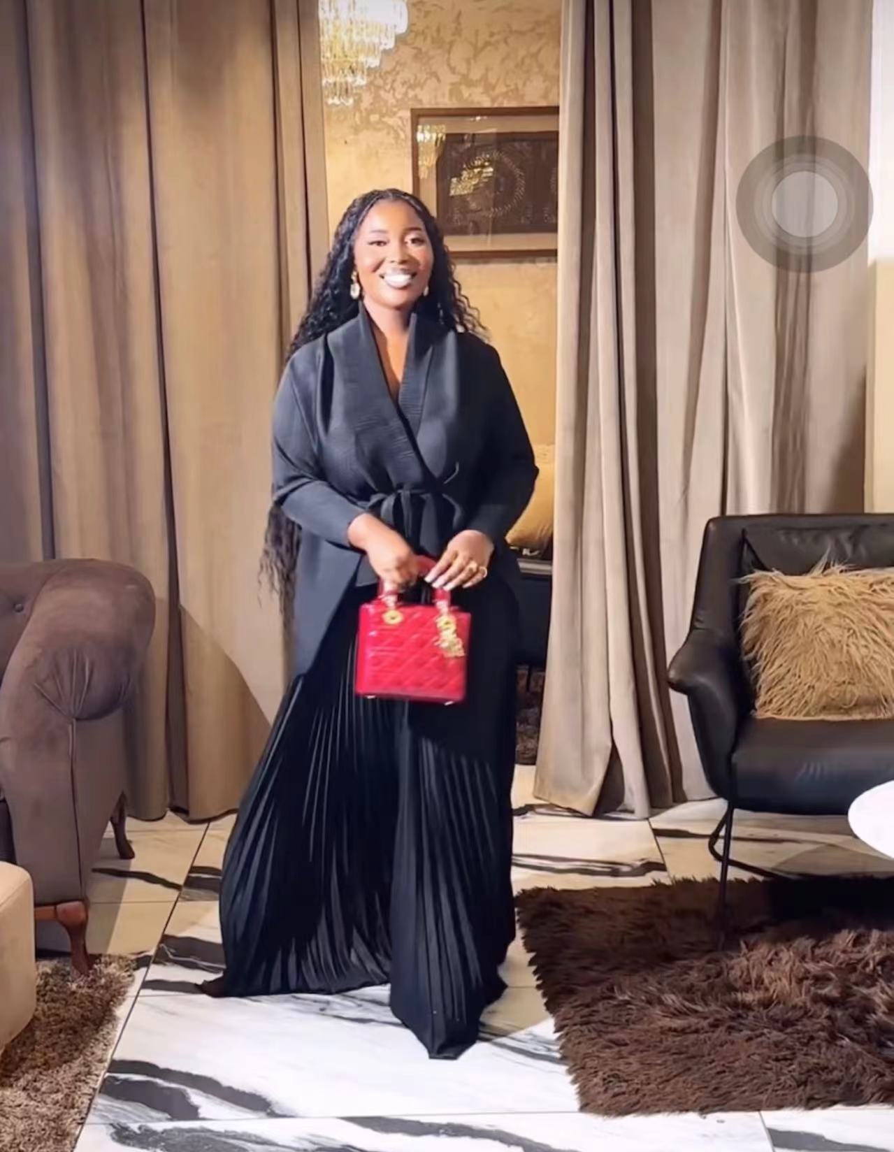 Cross border European, American, and African three bedroom pleated printed top+gradient color 360 degree swing skirt set Cross border European, American, and African three bedroom pleated printed top+gradient color 360 degree swing skirt set