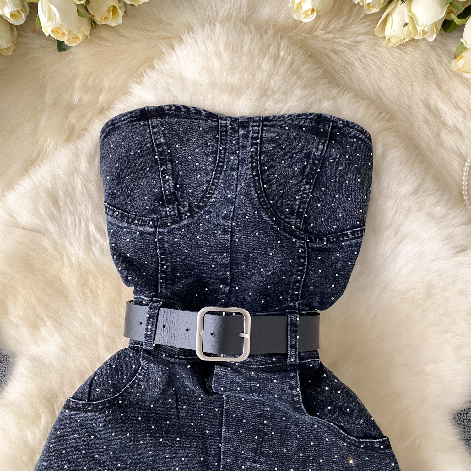 This year, it is popular to wear beautiful short women's jeans, fashionable hot pressed diamond high waisted slim fit sleeveless strapless jumpsuit This year, it is popular to wear beautiful short women's jeans, fashionable hot pressed diamond high waisted slim fit sleeveless strapless jumpsuit
