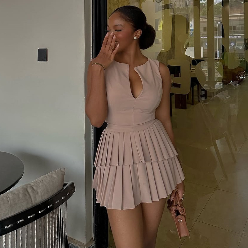 European and American cross-border women's clothing 2025 summer fresh, sweet and fashionable V-neck high waist slimming pleated A-line dress short skirt